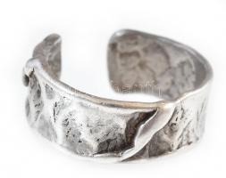 Ezüst(Ag) amorf díszítésű gyűrű, jelzés nélkül, állítható méret: 53, nettó: 4,78 g