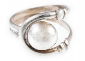 Ezüst(Ag) lencsés gyűrű, jelzett, méret: 57, nettó: 3,44 g