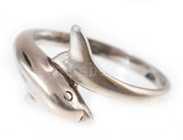 Ezüst(Ag) delfines gyűrű, jelzett, méret: 53, nettó: 2,4 g
