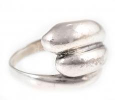 Ezüst(Ag) háromsoros gyűrű, jelzett, kopásnyomokkal, méret: 63, nettó: 8,46 g