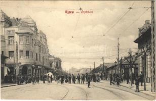 1913 Budapest IV. Újpest, Árpád út, villamospálya, üzletek, cukrászda, drogéria, gyógyszertár (EK)