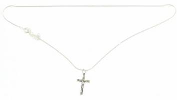 Ezüst(Ag) kígyó nyaklánc, korpuszos kereszt függővel, állítható h: 45-50 cm, 2,8×1,5 cm, jelzett, ne...