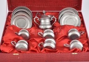 Ón mokkás készlet, porcelán betéttel, jelzett, díszdobozban. 35x40x11cm