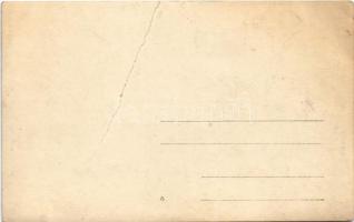 Cegléd, hölgyek és katona. Czeglédy Sándor udvari fényképész, photo (fa)