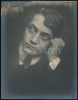 cca 1920-1930 Ady Endre portréja, fotó, Székely Aladár felvétele, rontott nagyítás, jelzés nélkül, 23×17 cm