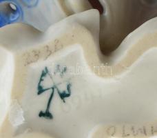 Ens pillangók, kézzel festett, jelzett, apró kopásokkal, m: 7 cm