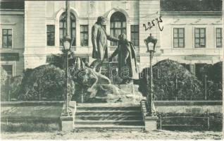 Zilah, Zalau; Statuia Wesselényi / Wesselényi szobor, Albina bank, üzletek / statue, shops, bank (ragasztónyom / glue mark)