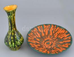 Retró mázas kerámia tányér és váza, 2 db, jelzettek, kis kopásnyomokkal, d: 27 cm, m: 27 cm