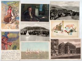 Több mint 100 képeslap kevés régivel, főleg magyar városképek. Érdemes megnézni!