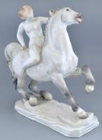 Herendi nagyméretű amazon, Lőte Éva tervei alapján készült, színesen festett porcelán figura. Jelzet...