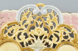 Zsolnay dísztál. Hibátlan, korának megfelelő kopásokkal és mázrepedésekkel. Színesen festett és aran...