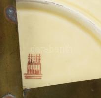 Zsolnay dísztál. Hibátlan, korának megfelelő kopásokkal és gyári tűzrepedéssel. Színesen festett és ...