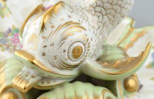 Herendi Viktória mintás porcelán kínáló, kagyló alakú kínáló tálakkal, masszív delfinfogóval, arany ...