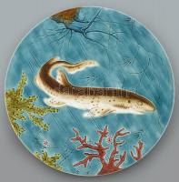 Schütz Cilli fali dísztál. Színes mázakkal festett fajansz. Öblében leopárdcápa korallok között. Jelzett. Korának megfelelő mázrepedésekkel. d: 42 cm (CSAK SZEMÉLYES ÁTVÉTEL)