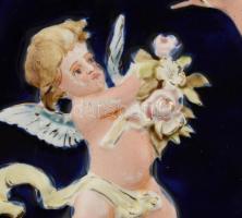 Fali dísztál pár. Színes mázakkal festett fajansz. Öblében Ámor és Psziché jelenettel. Jelzett. Form...