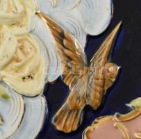 Fali dísztál pár. Színes mázakkal festett fajansz. Öblében Ámor és Psziché jelenettel. Jelzett. Form...