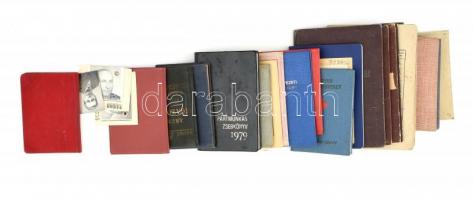 cca 1935-1993 Vegyes igazolványok, tagsági könyvek, útlevél, stb., összesen kb. 25 db