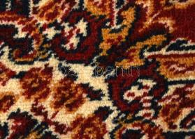 3 db Békésszentandrási szőnyeg (1 db gépi, 2 db kézi) 109x57, 115x55, 140x75 cm. Kopott, korának meg...