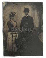 cca 1900-1910 Ferrotípia fiatal párral, kopott, vágott (?), 8,5x6,5 cm
