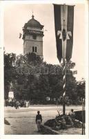 Rozsnyó, Roznava; Rákóczi őrtorony magyar zászlókkal és &quot;Magyarok leszünk&quot; felirattal, Országzászló, leventék, megkoszorúzott Kossuth szobor / watchtower with Hungarian irredenta propaganda, Hungarian flag, monument