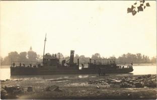 KÖRÖS a Magyar Királyi Folyamőrség aknarakó hajója, matrózok / Royal Hungarian River Guard minelayer KÖRÖS, mariners. photo