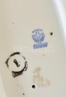 Aquincumi porcelán fésülködő akt, kézzel festett, jelzett, kis kopással, apró csorbával, m: 22 cm