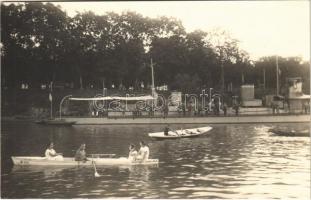 1925 Baja, Magyar Királyi Folyamőrség SZEGED (ex SMS Wels) őrnaszádja a kikötőben, csónakázók / Hungarian Royal River Guard ship SZEGED. photo (ragasztónyom / gluemark)