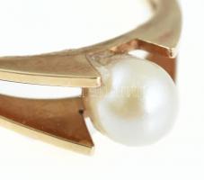 14k Arany (Au) gyűrű édesvízi tenyésztett gyönggyel ékítve (ragasztott),m: 55 . Jelzett. bruttó: 2g