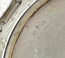 Ezüst(Ag) monogramos púdertartó, tükör nélkül, jelzett, d: 9 cm, nettó: 107 g