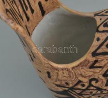 Simó Ágoston (1925-2011): Kakas formájú váza. Színesen festett kerámia, jelzett: Simó Hungary. Csőré...