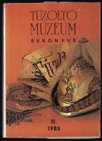 1985 Tűzoltó Múzeum évkönyve. II. Szerk.: Szabó Károly. Bp., 1986., Belügyminisztérium Tűzoltóság Országos Parancsnokság Tűzoltó Múzeum. Kiadói papírkötés.