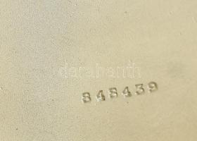 8 napos vadász Doxa. Fém tokos zsebóra, sérült számlappal, tisztításra szorul, tokon vadász jelenett...