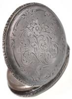 cca 1880 Kulcsos zsebóra nyolc köves szerkezettel. Chaux de Fonds felirattal, Sérült számlappal, műk...