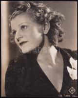 cca 1930-1940 Turay Ida (1907-1997) színésznő, UFA fotó, hátoldalán pecséttel jelzett, 19,5x15,5 cm