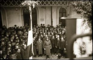 II. világháborús katonai negatívok, csoportkép, lovas katona, stb., 9 db, 9×6 cm