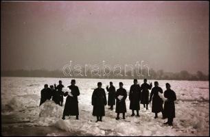 II. világháborús katonai negatívok, csoportkép, lovas katona, stb., 9 db, 9×6 cm