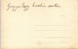 Budapest II. Guggerhegy (Látó-hegy), Oroszlán szikla télen, kirándulók. photo