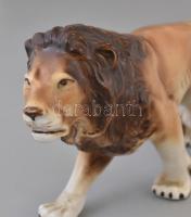 Royal Dux jellegű porcelán ororszlán. Kézzel festett, jelzett, hibátlan. 23 cm