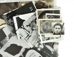 Vegyes színészekkel kapcsolatos tétel, benne füzetek, képeslapok, fotók, kb. 114 db