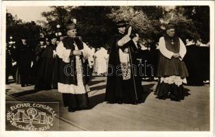 1938 Budapest XXXIV. Nemzetközi Eucharisztikus Kongresszus, Pacelli bíboros (később XII. Piusz pápa) áldást oszt / 34th International Eucharistic Congress