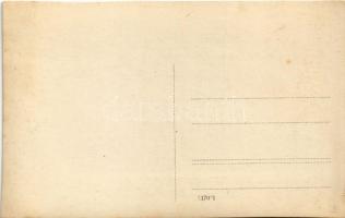 Komárom, Komárnó; Czibor Géza elsőrendű bel- és külföldi kalapok áruháza, üzlet / Prvotriené lu i ai...