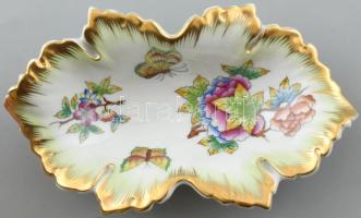 Herendi Viktória mintás porcelán váza, kézzel festett, jelzett, restaurált, m: 11,5 cm + Herendi Vik...