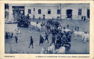 Keszthely, A sárguló gazdászok felvonulása ökrös szekereken, gyógyszertár. Balatoni Szövetség kiadása (EK)