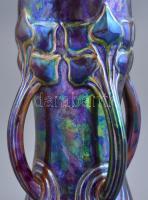 Zsolnay szecessziós díszváza.
Fehércserép. Felületén selyem és magas fényű, magas tüzű labradormázz...