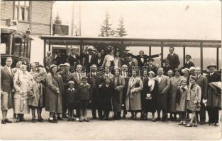1932 Tátra, Magas-Tátra, Vysoké Tatry; Csorba-tó fogaskerekű vasútállomás, vonat vendégekkel / Strbské pleso / guests at the cogwheel railway station, train with guests. photo (EK)