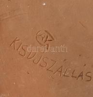 Kisújszállási terrakotta fali dísz, sérülésekkel, 15,5×23 cm