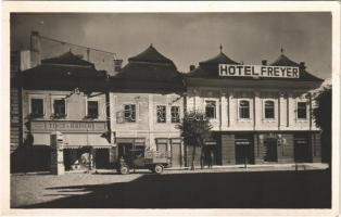 Késmárk, Kezmarok; Hotel Freyer szálloda (tulajdonos M. Herskovits), étterem és kávéház, hentes, Tinsz & Krisch üzlete / hotel, restaurant and café, butcher, shops