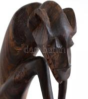 Afrikai makonde ébenfa szobor. 1970 körül. m: 32 cm.
A makonde művészet elnevezés kelet-afrikai szo...