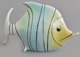 Hollóházi porcelán hal, kézzel festett, jelzett, kis kopásnyomokkal, 12×7,5 cm