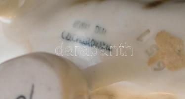 Royal Dux porcelán tigris, kézzel festett, jelzett, kis hibával, h: 18 cm